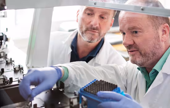 Doktorer i testlaboratorium